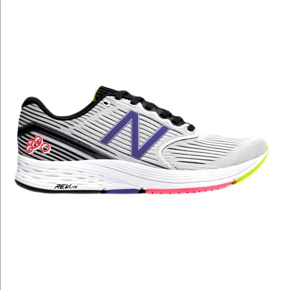 New Balance 890v6 Running Shoe White,Black,Blue. 8 - Picture 1 of 9